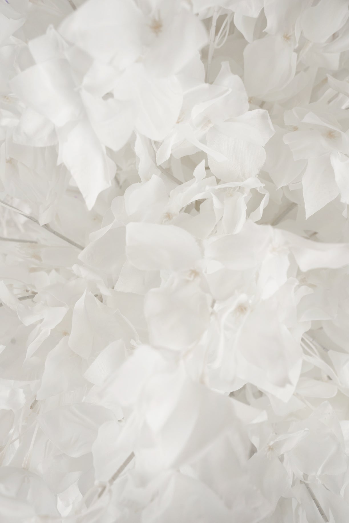 Crenguta cu flori artificiale albe de bougainvilea H86 cm