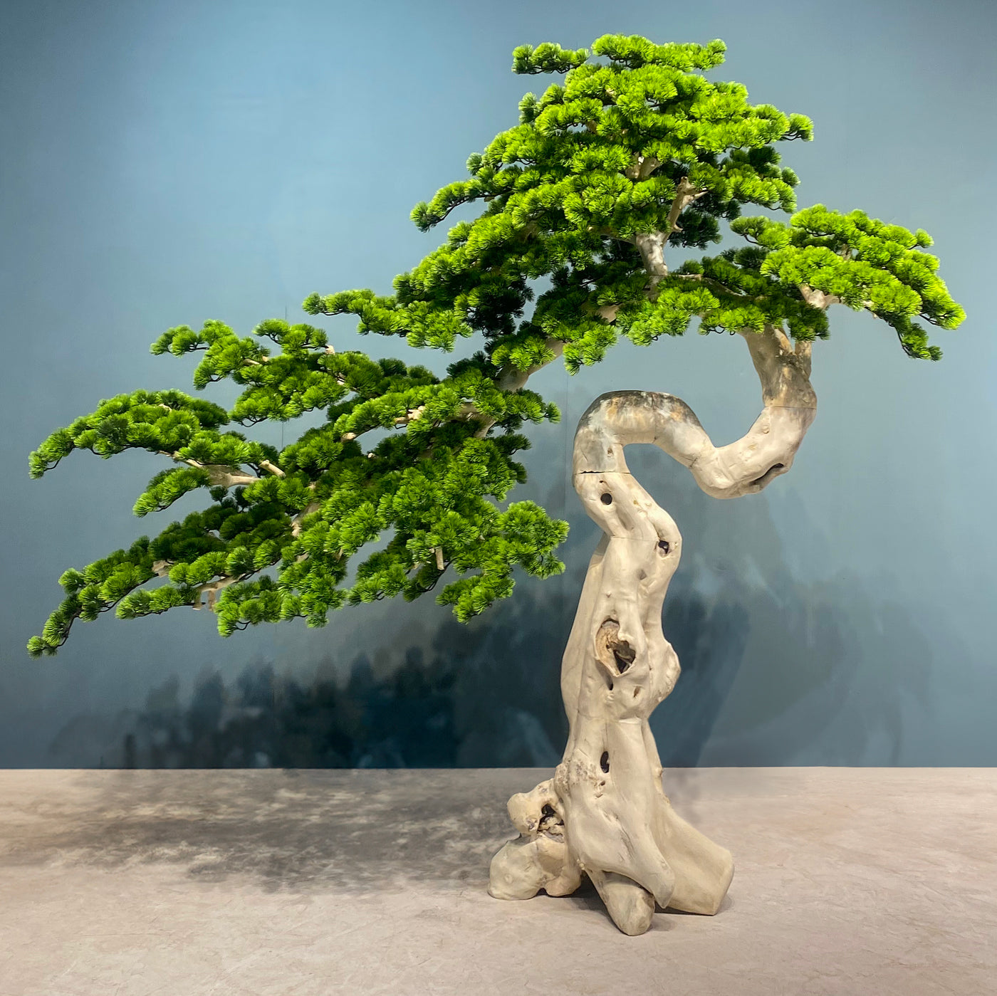 Bonsai artificial H225cm Pin cu trunchi natural din lemn cu frunze verzi