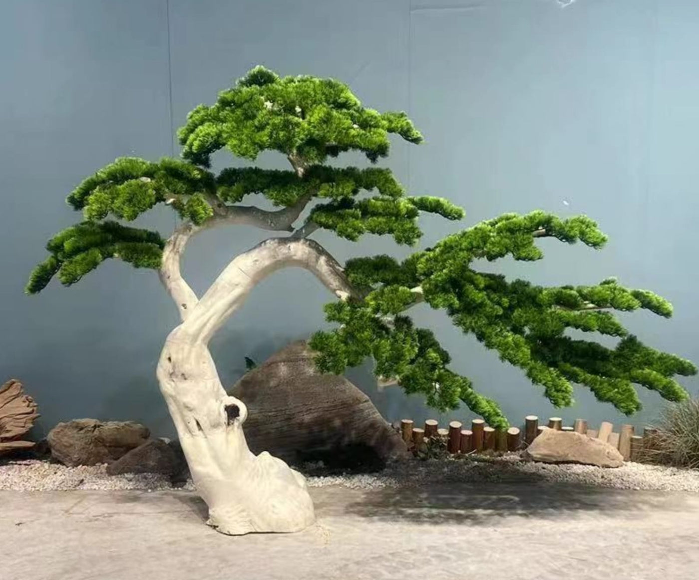 Bonsai artificial W220xH140cm Pin cu trunchi alb natural din lemn