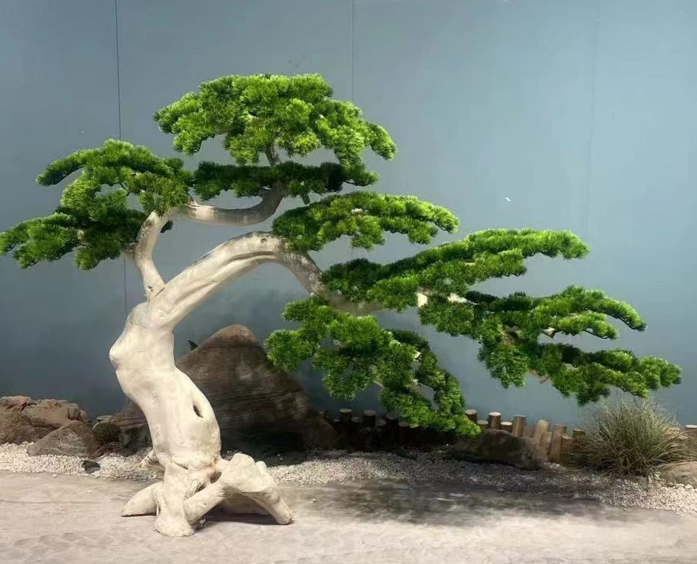 Bonsai artificial W220xH140cm Pin cu trunchi alb natural din lemn