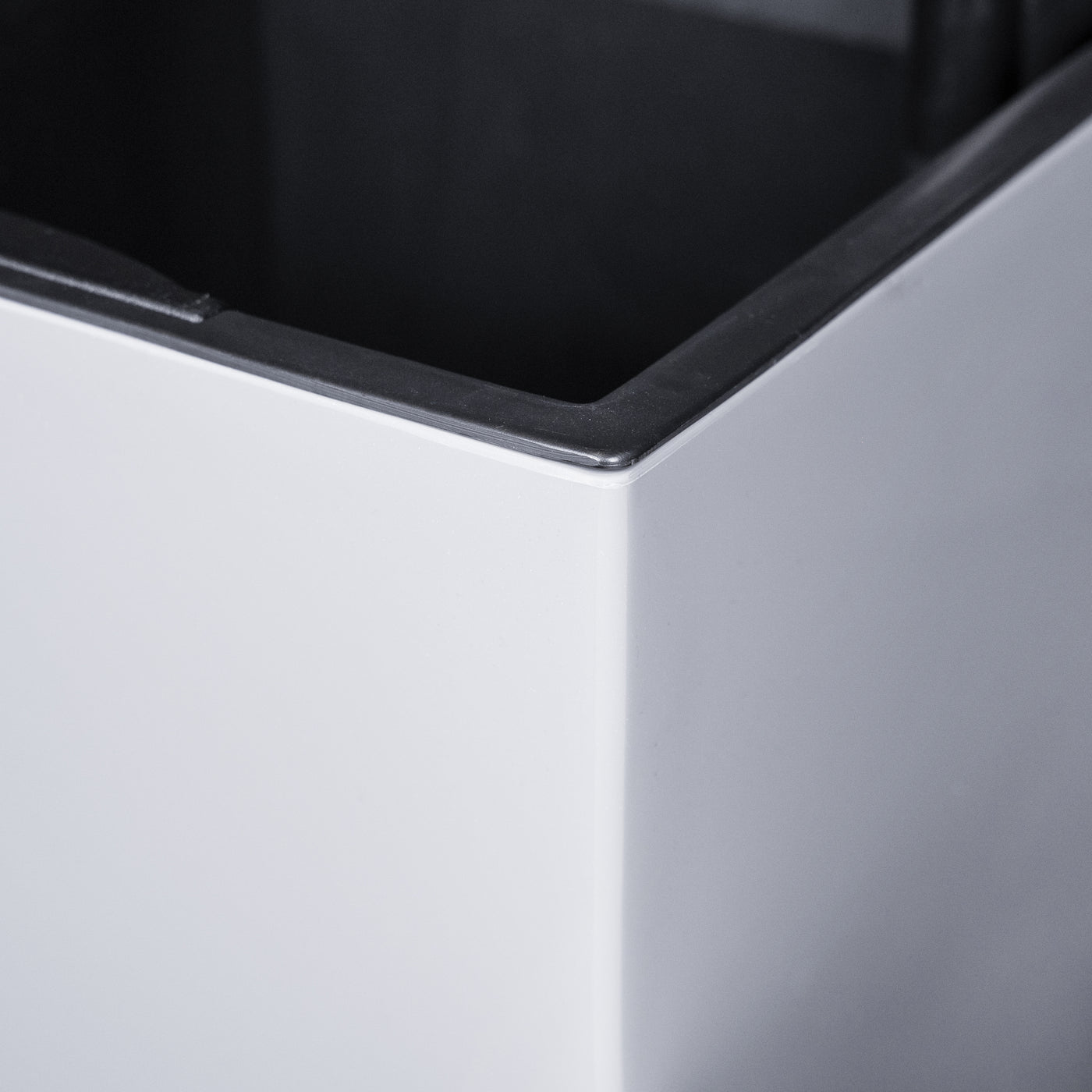 Ghiveci inteligent H56.5x31x31 cm cu set complet udare Cubico gri urban lucios