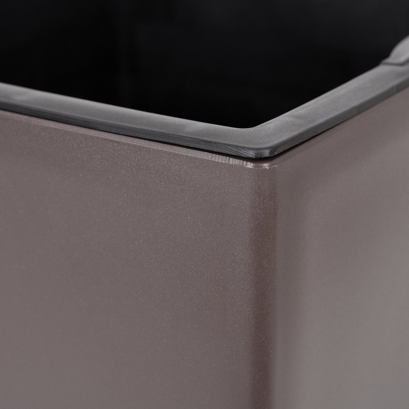 Ghiveci inteligent H66x36x36 cm cu set complet udare Cubico maro mat